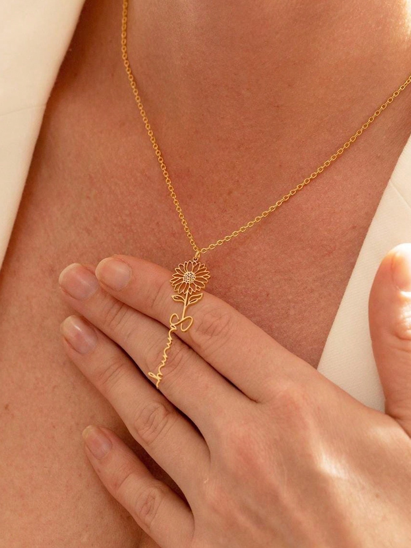 Custom 12Month Flower of Birth - Birth Flower Necklace 评论和价格