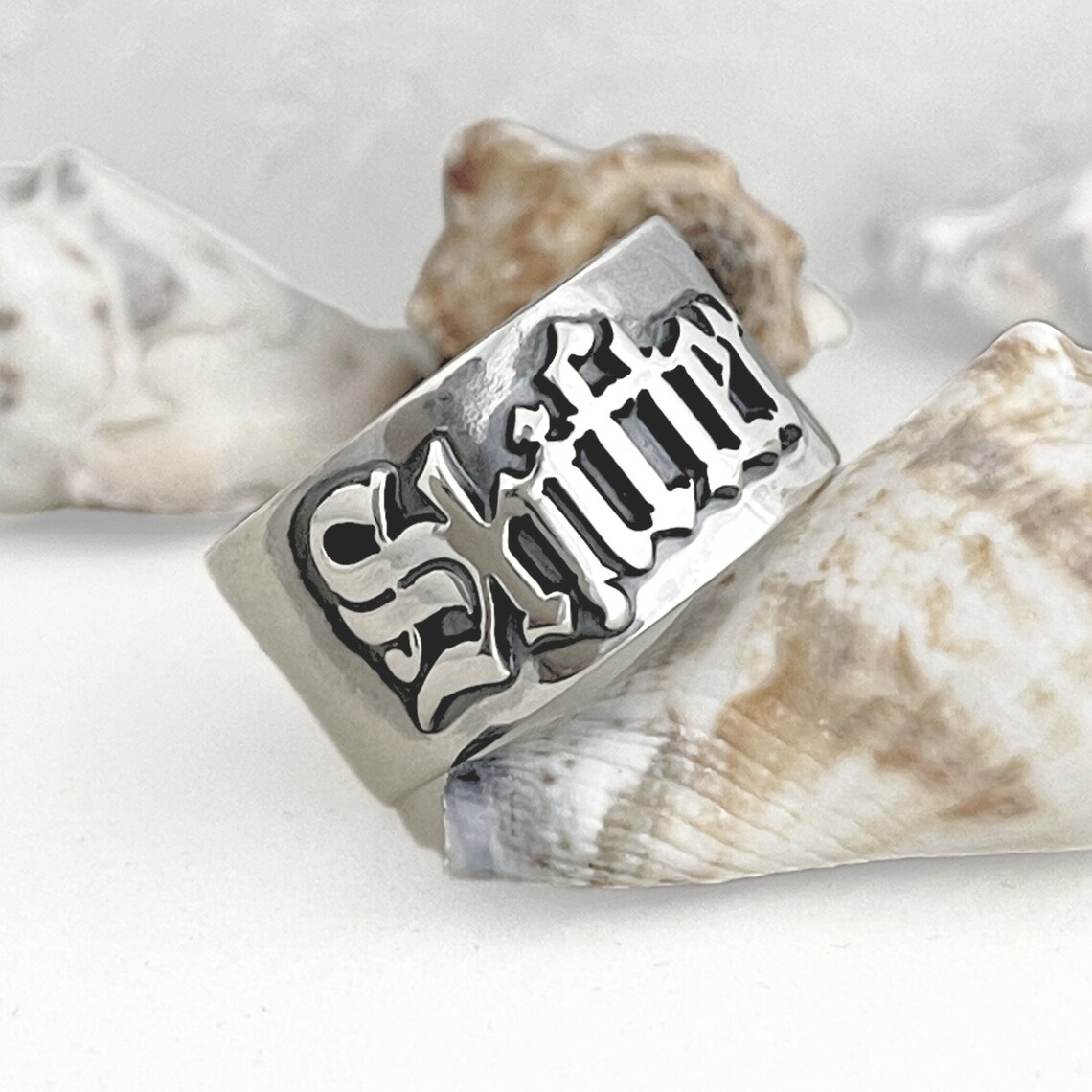 12MM Men' Gothic Rings Persona - Initial Ring Custom 评论和价格